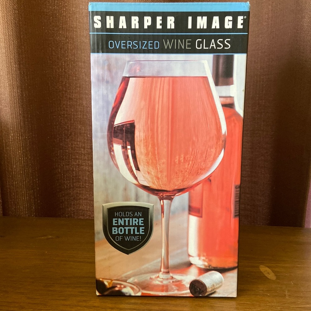 SHARPER IMAGE XL OVERSIZED WINE GLASS HOLDS AN ENTIRE BOTTLE OF WINE NEW